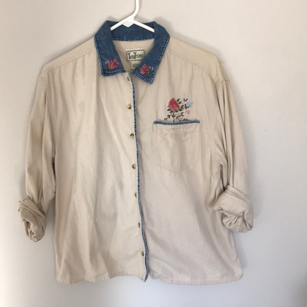 VINTAGE EMBROIDERED BUTTON DOWN